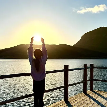 펜션 Lofoten Sea View Rorbu -unique Hideaway In The Heart Of Lofoten Hag