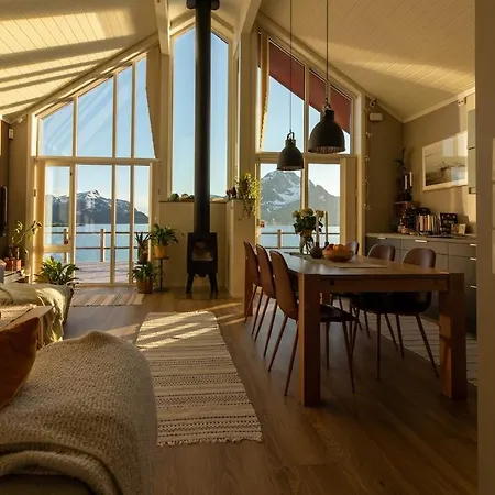 펜션 Lofoten Sea View Rorbu -unique Hideaway In The Heart Of Lofoten *